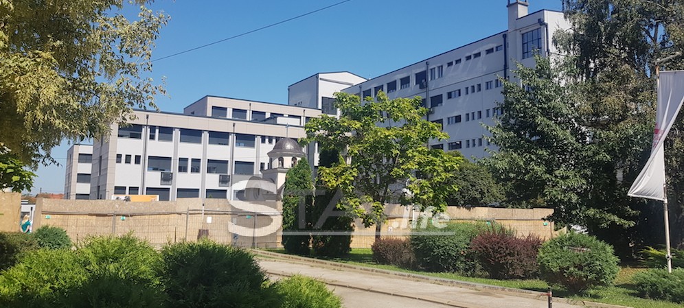 „I ja se pitam“ –  Pacijenti se šetaju od šaltera do šaltera, lekari bez aparata i reagenasa