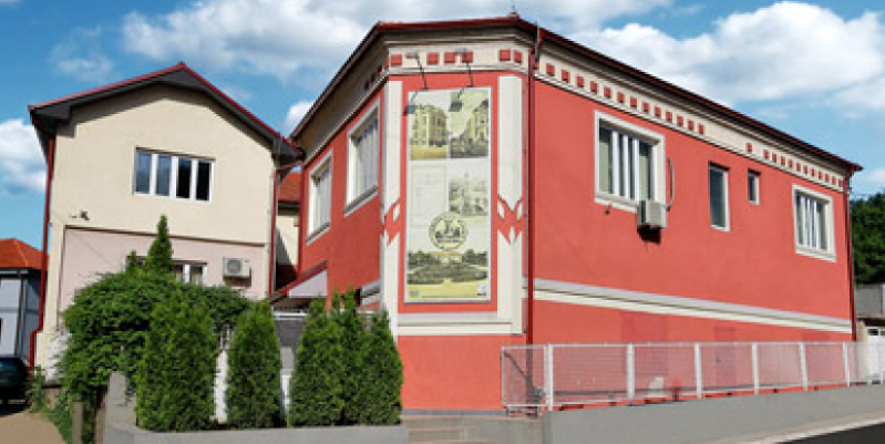 Goreo papir u dvorištu Istorijskog arhiva