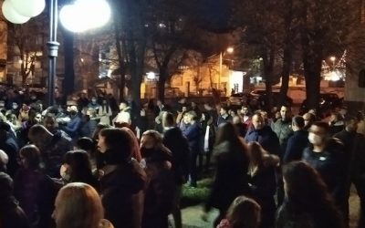 Paljenje badnjaka u 17 sati u dvorištu crkve Svete Trojice u Leskovcu