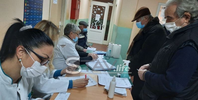 U VLASOTINCU POČELA VAKCINACIJA STANOVNIŠTVA