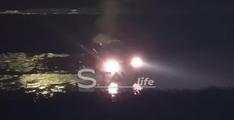 ZBOG POLEDICE SLETEO U REKU