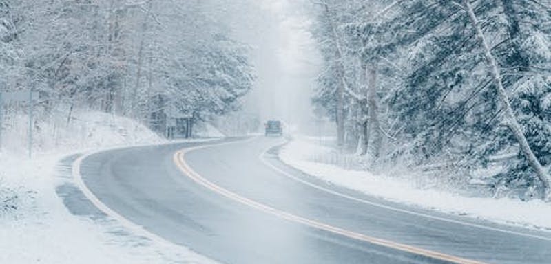 Oprez u vožnji, prvi sneg izazvao haos na putevima