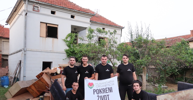 ZAHVALJUJUĆI HUMANIM LJUDIMA STANKOVIĆIMA KUPLJENA  KUĆA