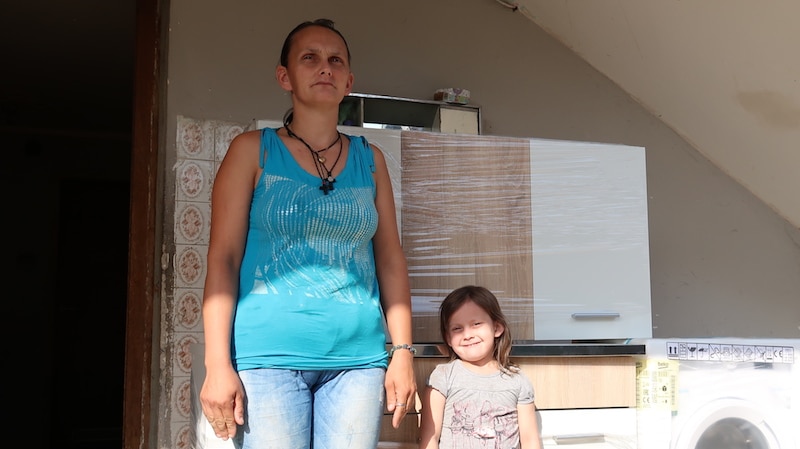 TEŽAK ŽIVOT – ZA LEČENJE LANE ODLAZI POLOVINA OD 30 HILJADA SA KOLIKO LAZAREVIĆI ŽIVE
