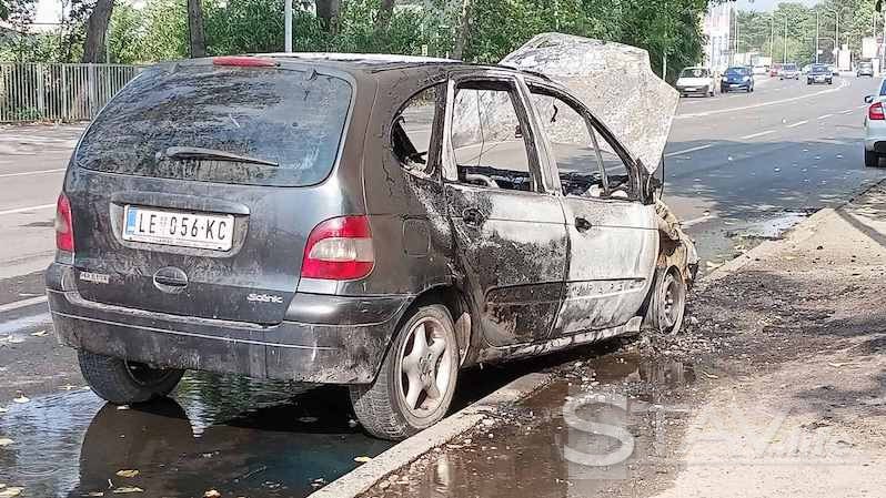 Automobil eksplodirao u vožnji