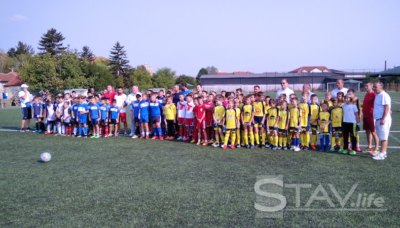 U Leskovcu počeo turnir u malom fudbalu „Roštiljko“