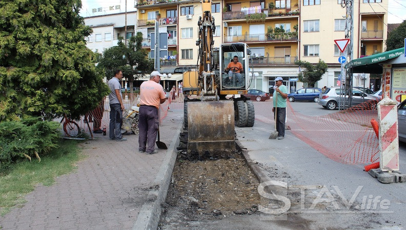 Rekonstrukcija dvorišta opštine