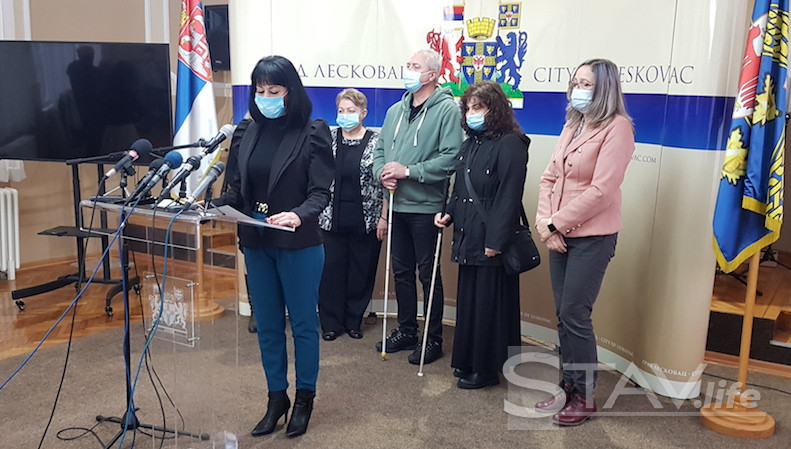 Sve više institucija u Leskovcu prilagođava programe slepim i slabovidim osobama