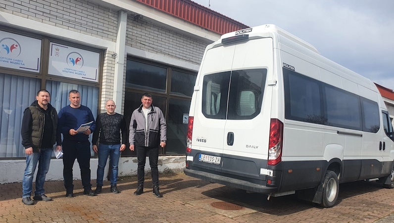 Minibus za sportske klubove u Medveđi na godinu dana