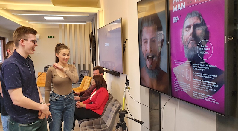 Leskovački srednjoškolci oduševljeni interakcijom sa praistorijskim čovekom, ali i digitalnim izložbama