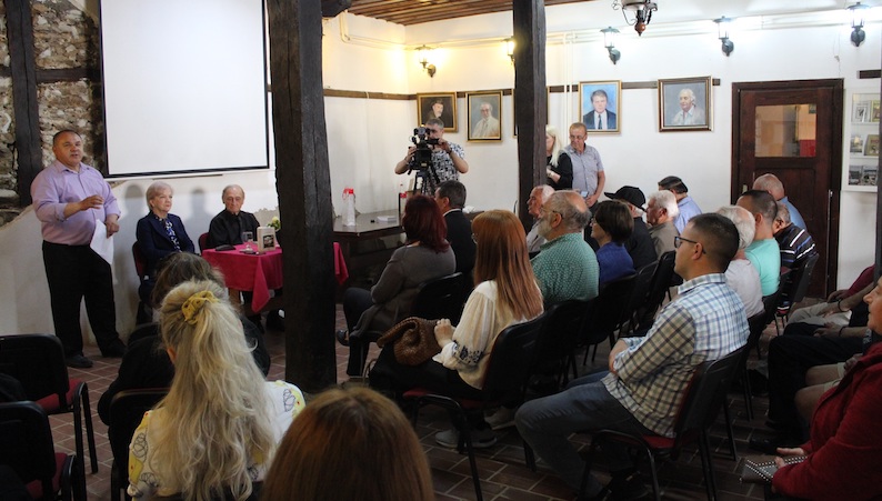 Promocijom knjige „Iznikl mi struk bosiljak“ počelo obeležavanje 110. godina vlasotinačke biblioteke