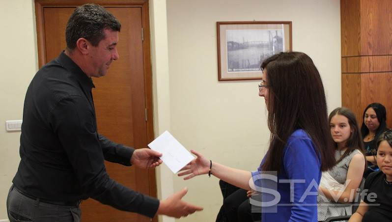 Vlasotince: Novčane nagrade za najbolje učenike, studente i malde talente