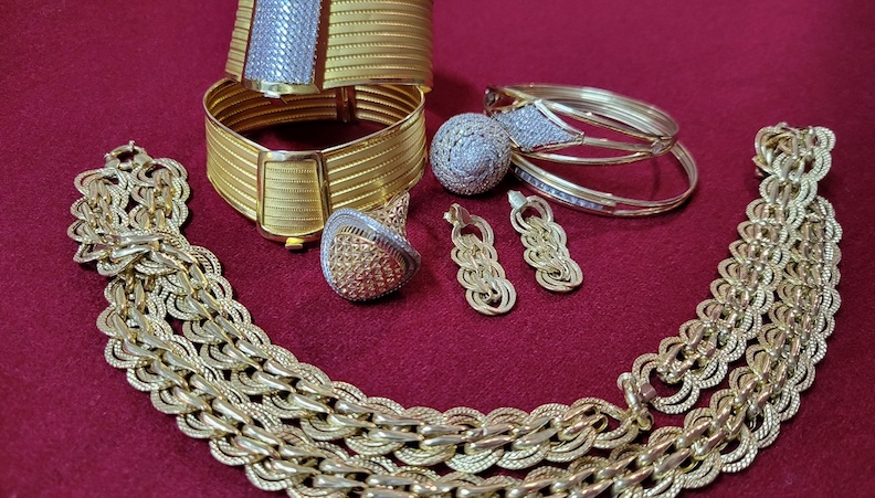 Pronađen zlati nakit i zlatnici  vrdni oko  1,5 miliona dinara