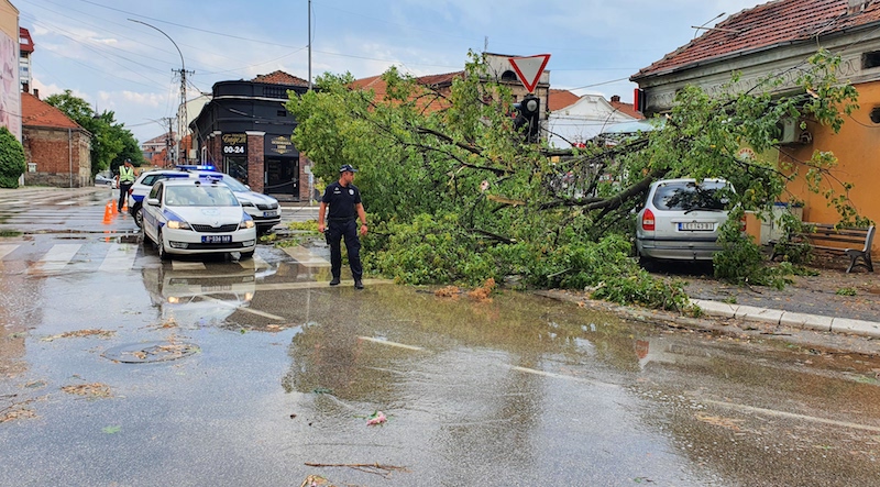 MUP apeluje na građane da se tokom nepogoda pridržavaju određenih mera