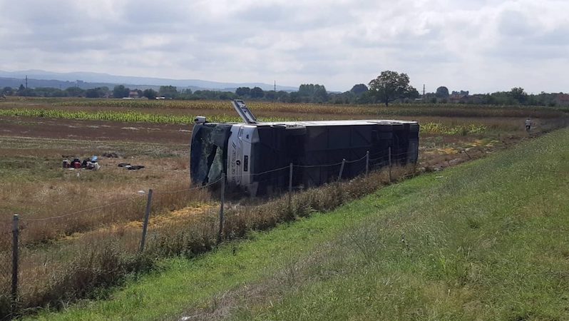 Uhapšen vozač autobusa koji se juče prevrnuo