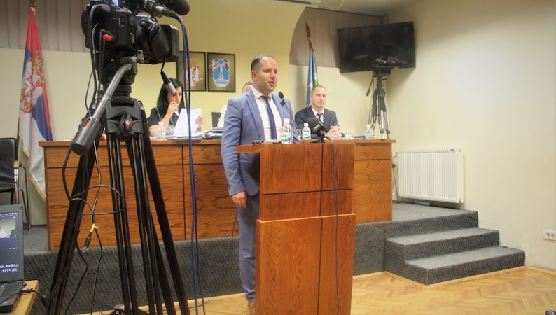 U Grdelici ostavka, u Vlasotincu imenovanje