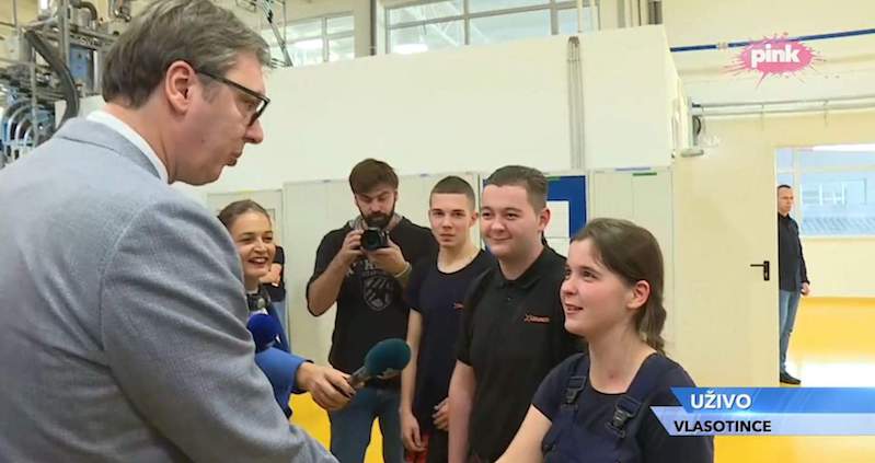 Vučić otvorio pogon „Grunera“ u Vlasotincu – Povećajte im malo plate, a od nas tražite više