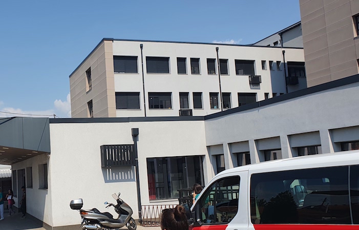 Zbog rekonstrukcije zgrade Opšte bolnice u Leskovcu izmeštene su pojedine službe