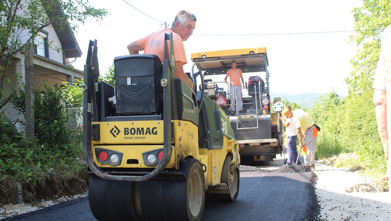 Završava se asfaltiranje ulice „Josifa Pančića“ u vlasotincu