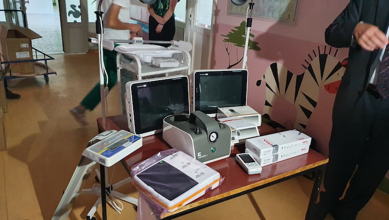 Službi pedijatrije donirana oprema iz Vankuvera