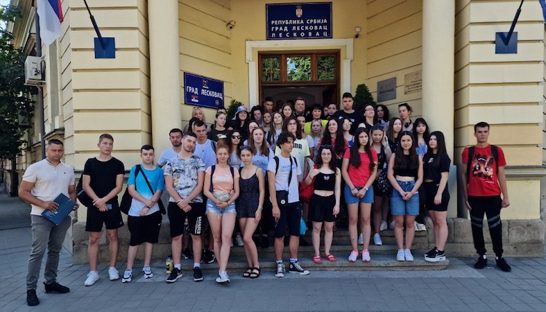 Vukovci iz Leskovca otišči na nagradnu ekskurziju