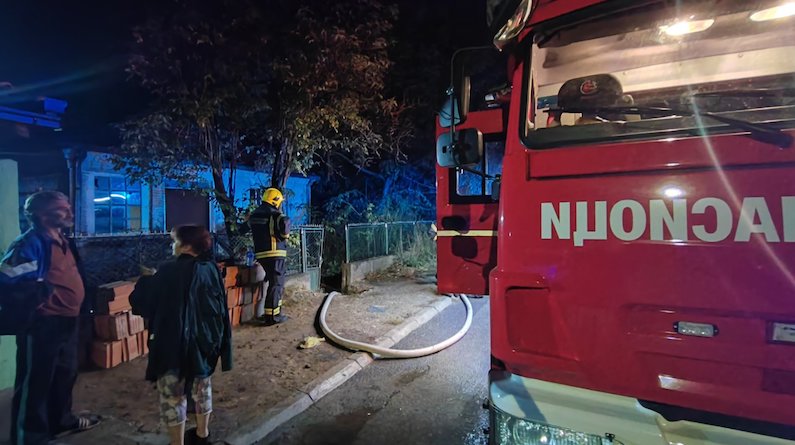 Zapalila se žena u požaru u Leskovcu