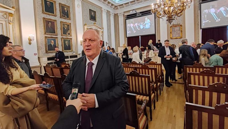 Cvetanović dobitnik statue Kapetan Miša Anastasijević kao najbolji gradonačelniku u Srbiji