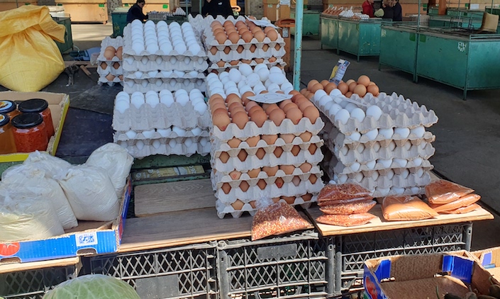 Cena jaja pred uskršnje praznike nepromenjena na leskovačkim pijacama