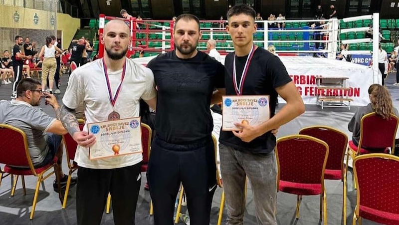Leskovčaki kik bokseri doneli dve medelje sa prvenstva Srbije