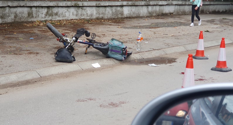 U nezgodi u Vlajkovoj ulici povređen biciklista