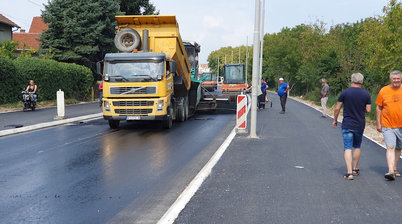 U ulici „Rade Žunić“ radi se drugi sloj asfalta, nije moguć prikljuač baš za svaku bočnu ulicu