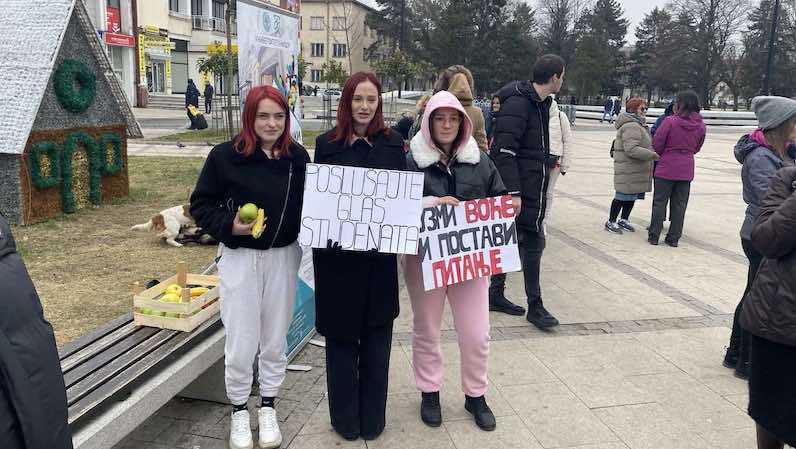 Studenti Tehnološkog fakulteta razgovarali sa građanima u akciji „Poslušajte glas studenata“