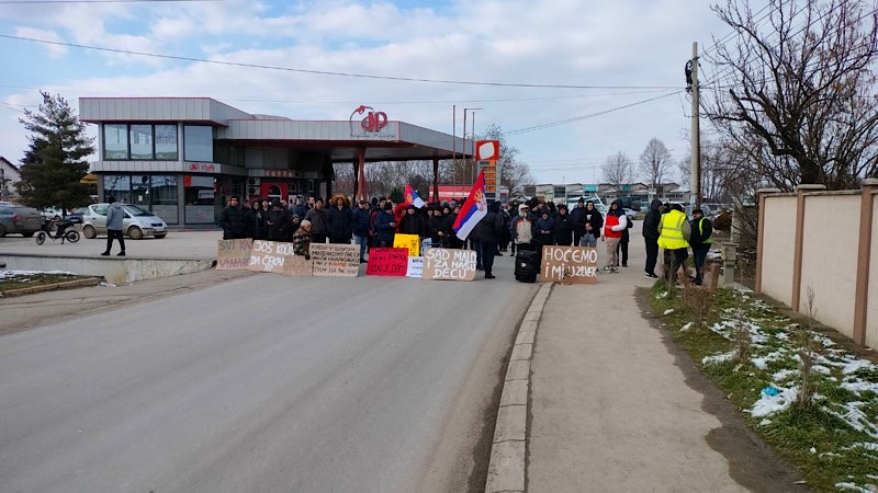 Meštani Vinarca ne odustaju od blokade