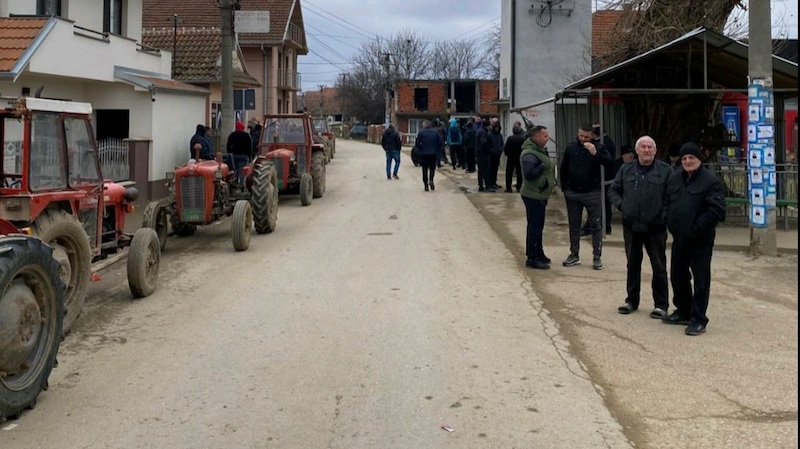 Blokada puta Leskovac – Vlasotince u ponedeljak