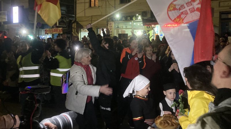 Studenti sa juga koji su prenoćili u Vlasotincu  krenuli za Leskovac