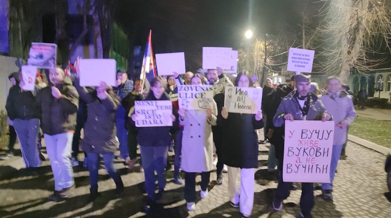 „Hoćemo pravdu“, poruka je sa večerašnjih protesta u Vučju