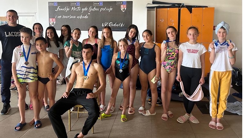 Plivači kliba „Leskovac“ doneli 10 medalja sa letnjeg prvenstva centralne Srbije