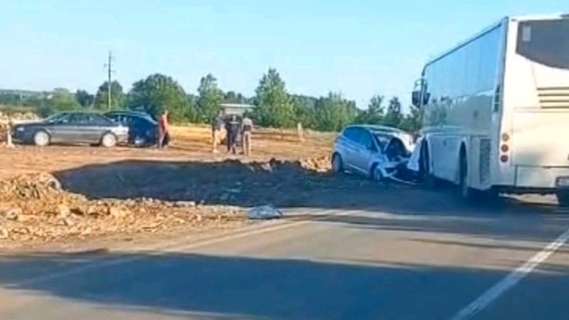 Tri osobe povređene u sudaru kod nekadašnjeg motela „Atina“