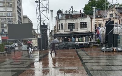 U Nišu počinje Svenarodni sabor SNS-a, Opština Medijana uklanja binu jer je bespravno postavljena