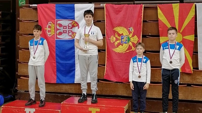 Leskovački mačevaoci doneli brojne medalje sa kupa u Novom Sadu