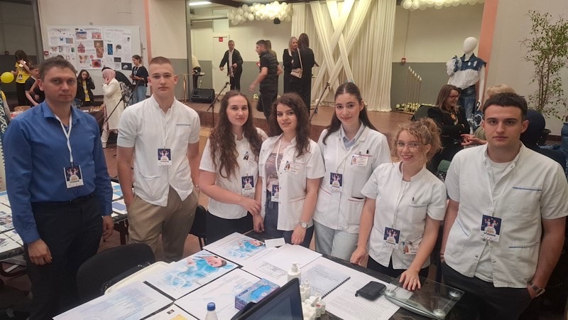 Medicinska škola predstavila na festivalu u Tutinu postavku medicina kroz matematičko modeliranje