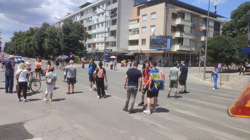 Blokirana raskrsnica u centru Leskovca, kažu da će trajati 24 sata