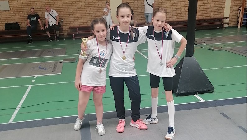 Za leskovačke mačevaoce tri medalje sa državnog prvenstva za mlađe kategorije
