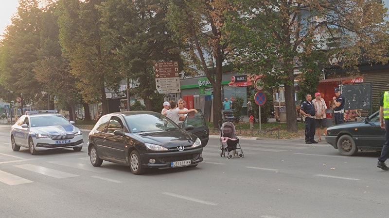 Izazvao dve saobraćajke u centru Leskovca i pobegao