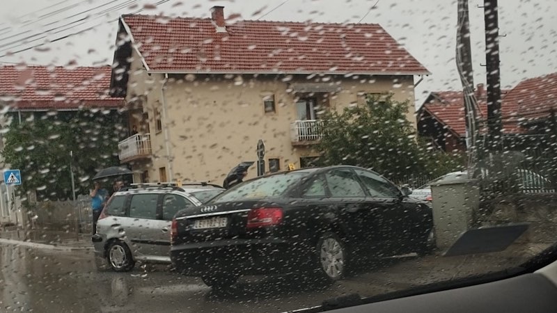 Sudar u Vlajkovoj ulici u Leskovcu