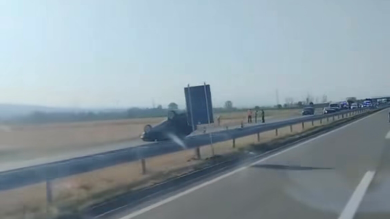 Troje povređeno u saobraćajnoj nezgodi na auto-putu kod Lipovice