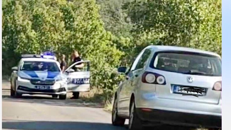 Prevrnuo se automobil kod Pašine česme, dva muškarca povređena