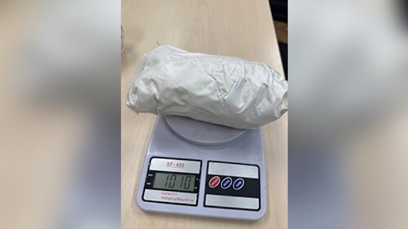 Bežao od policije i bacio kesu sa kilogramom amfitamina