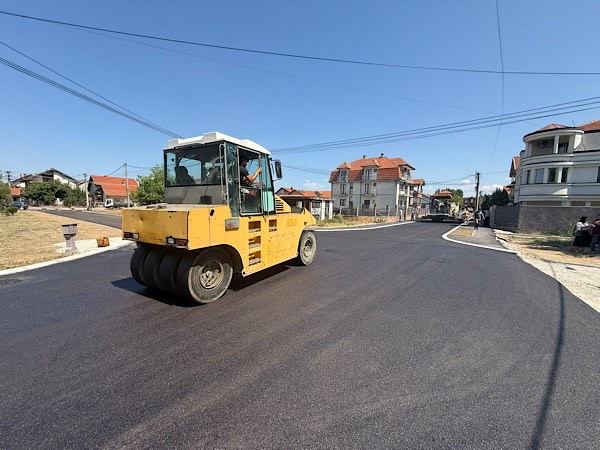 Završava se asfaltiranje Slogine i dela Sijarinske ulice u Leskovcu