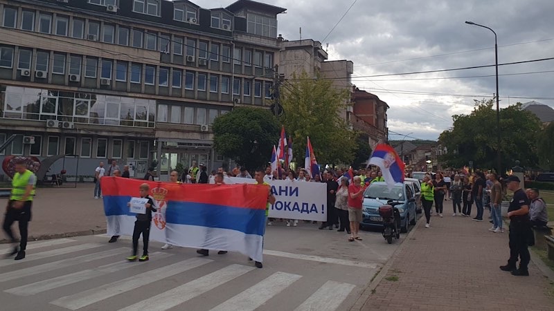 Protesti protiv blokada večeras u Vlasotincu i Lebanu